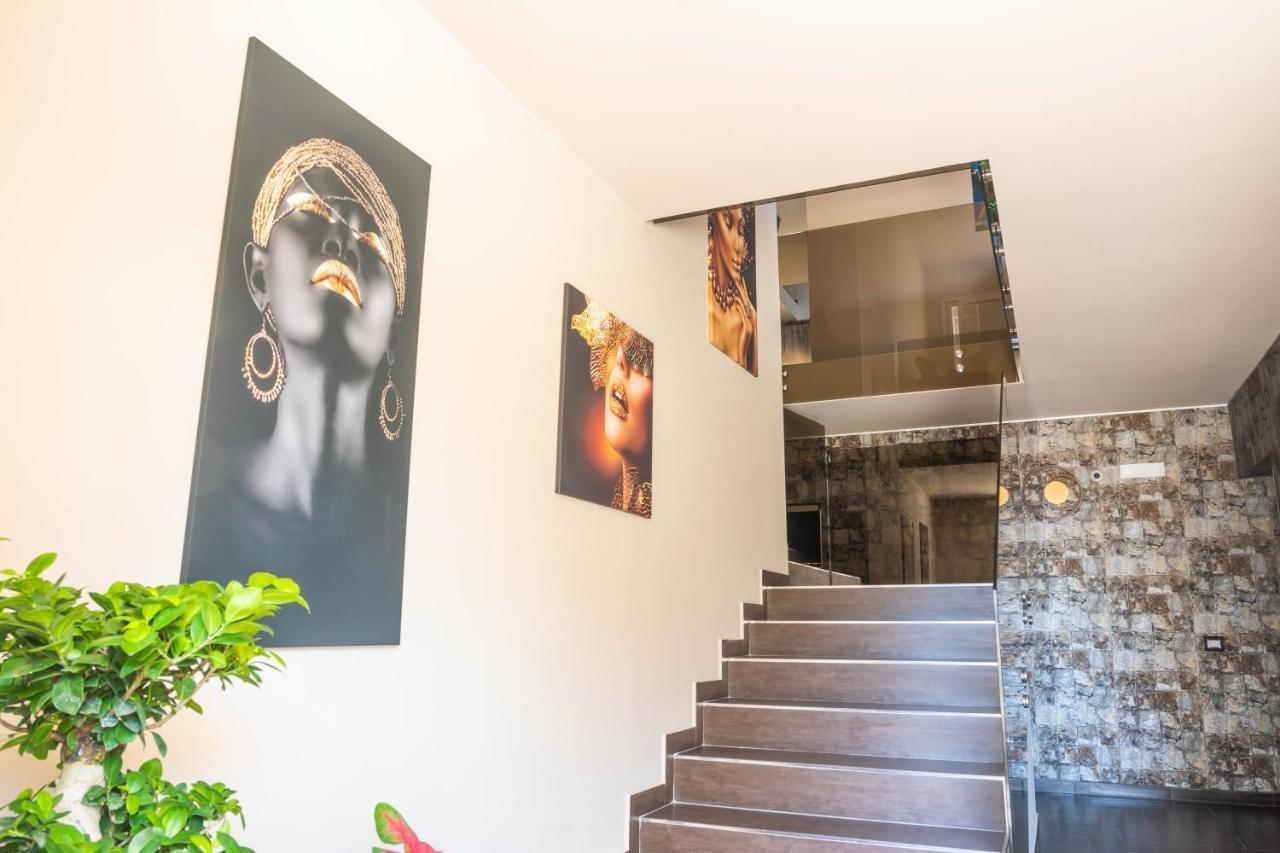 Independence House * Catania